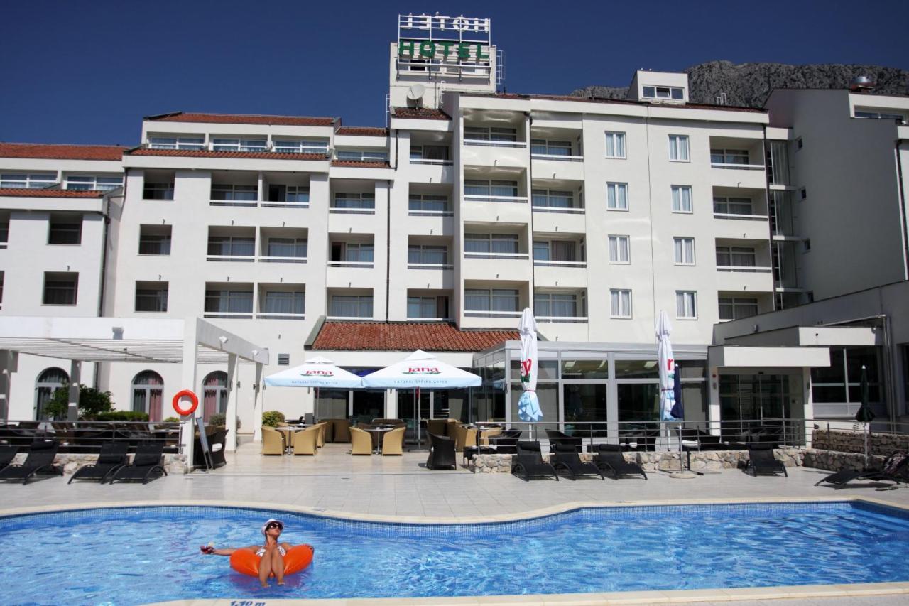 Hotel Quercus Дрвеник Екстер'єр фото