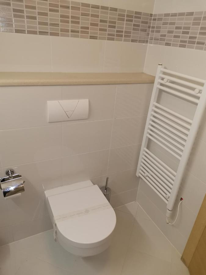 Hotel Quercus Дрвеник Екстер'єр фото