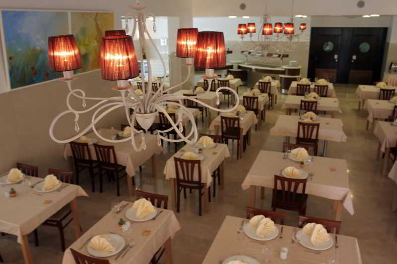 Hotel Quercus Дрвеник Екстер'єр фото