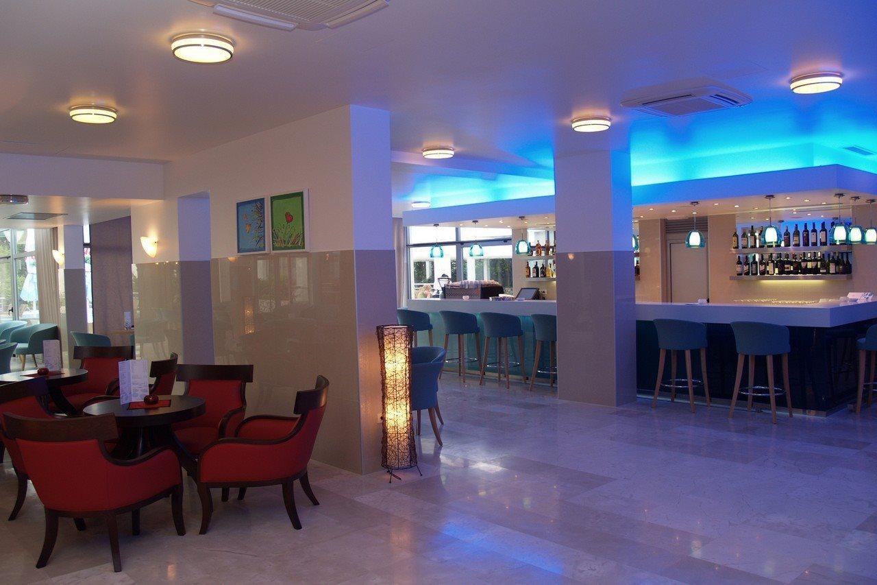 Hotel Quercus Дрвеник Екстер'єр фото