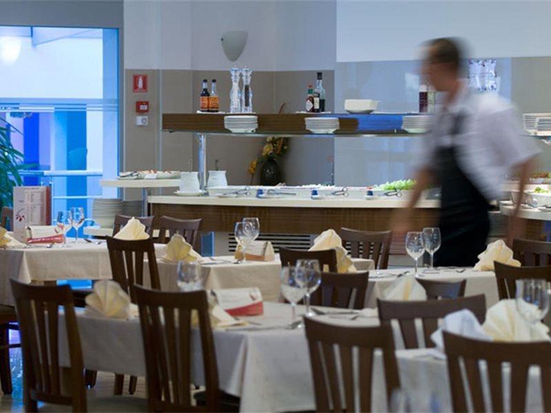 Hotel Quercus Дрвеник Екстер'єр фото